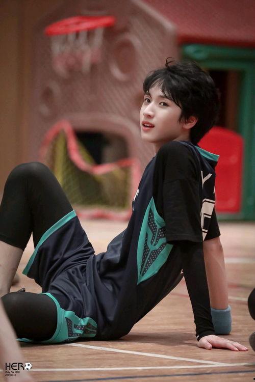 严浩翔媒体爆料了吗视频,揭秘背后真相